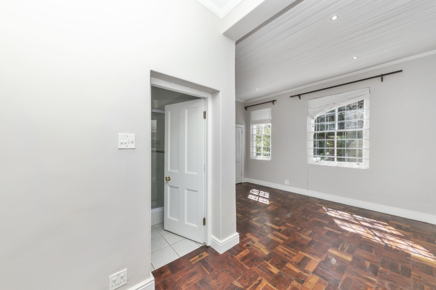 To Let 4 Bedroom Property for Rent in Kenilworth Upper Western Cape